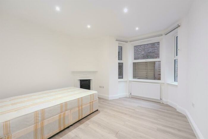 1 Bedroom Apartment To Rent In Fortess Road, Kentish Town, NW5