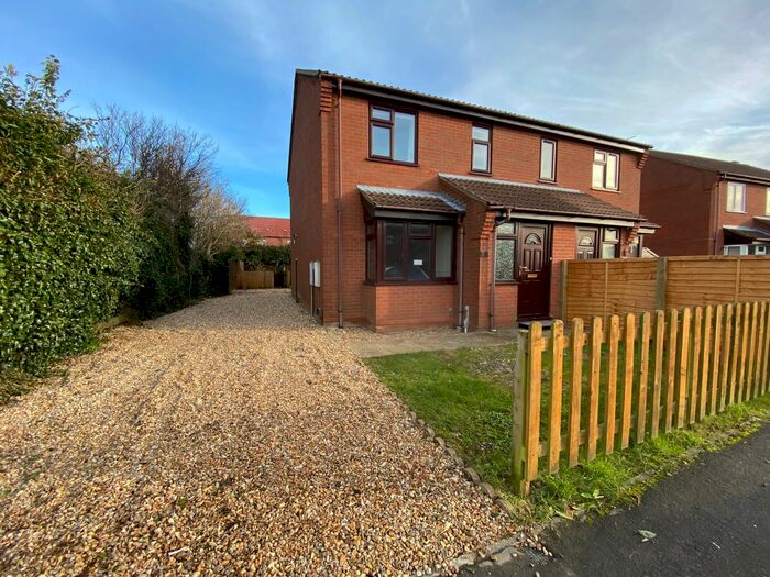 3 Bedroom End Of Terrace House To Rent In Shearwater Close, Louth LN11