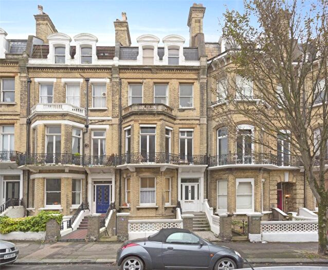 Flat To Rent In First Avenue, Hove, East Sussex, BN3