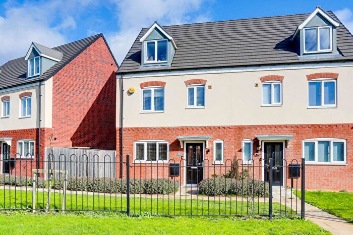 4 Bedroom Semi Detached House For Sale In Pennington Way, Hucknall, NG15