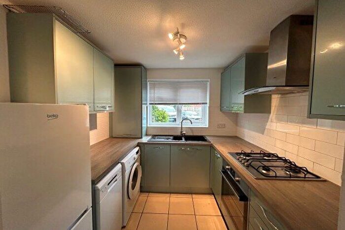 2 Bedroom Mews To Rent In St. James Drive, Sale, M33