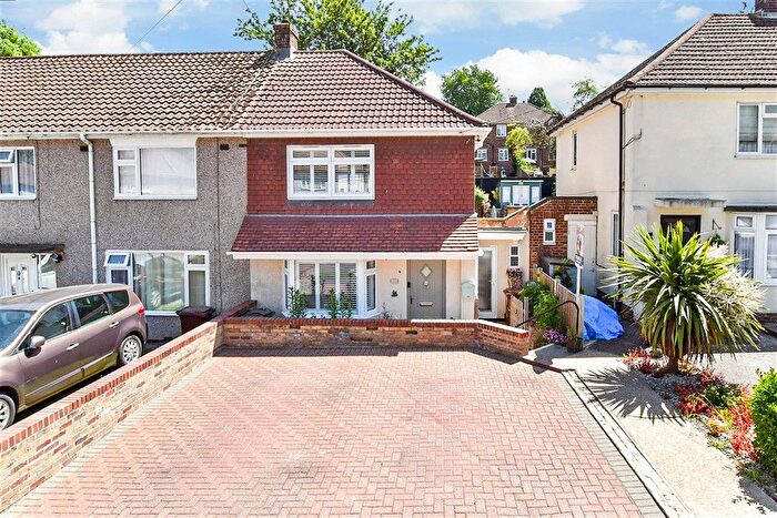 2 Bedroom End Of Terrace House For Sale In The Tideway, Rochester, Kent, ME1