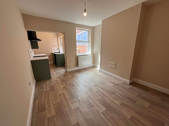 3 Bedroom Flat To Rent In Albion Terrace, Ilkeston, DE7