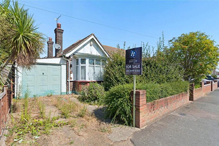 2 Bedroom Bungalow For Sale In Tolworth Gardens, Chadwell Heath, RM6