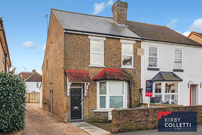 2 Bedroom Maisonette To Rent In Whitley Road, Hoddesdon, Hertfordshire, EN11