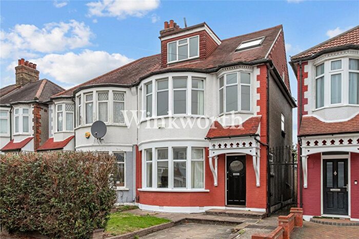 4 Bedroom Semi Detached House For Sale In Doveridge Gardens, London, N13