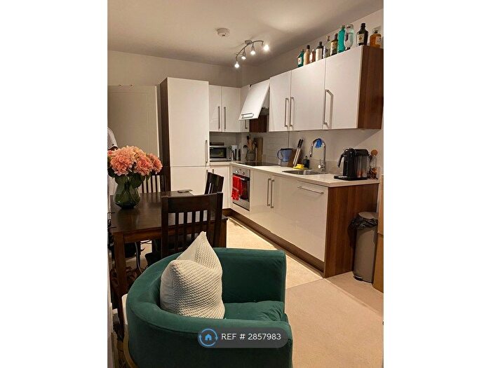 1 Bedroom Flat To Rent In Kings Road, Reading, RG1