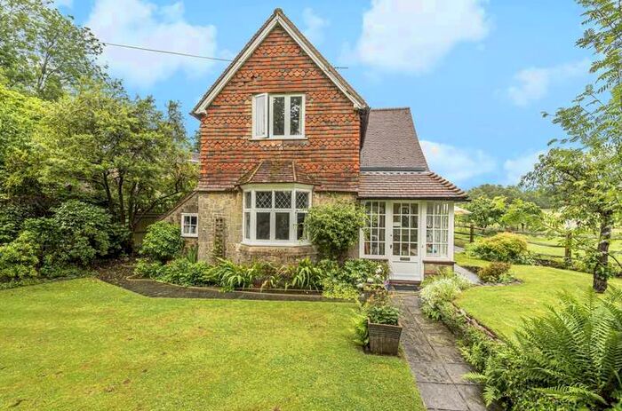 2 Bedroom Detached House For Sale In Linchmere, Haslemere, GU27