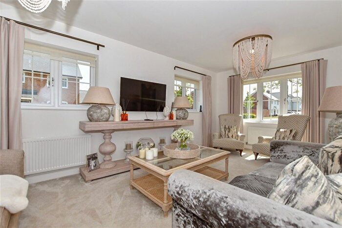 3 Bedroom Detached House For Sale In Hatton Road, East Malling, West Malling, Kent, ME19