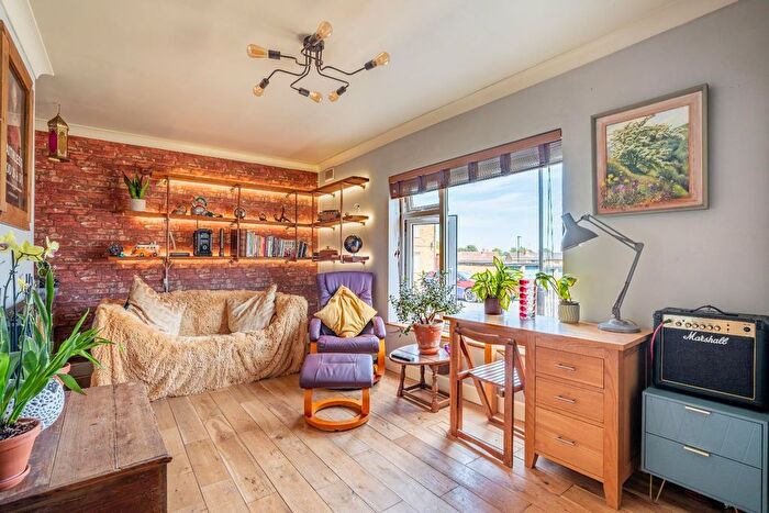 1 Bedroom Flat For Sale In Bachelor Hill, Acomb, York, YO24