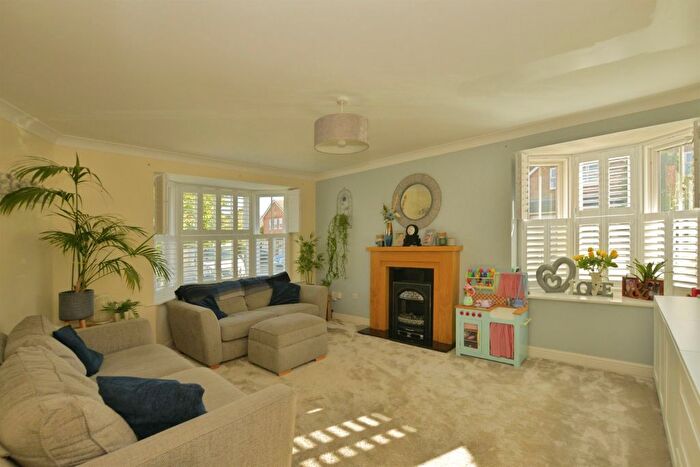 4 Bedroom Detached House For Sale In Bell Chapel Close, Kingsnorth, Ashford, TN23
