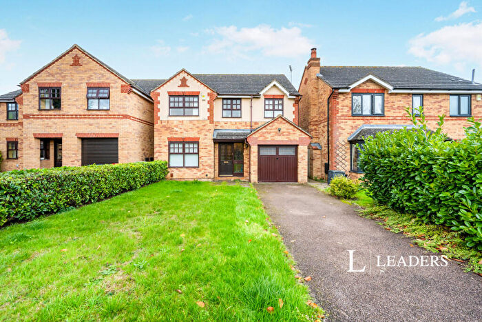 4 Bedroom House To Rent In Beethoven Close, Old Farm Park, Milton Keynes, MK7