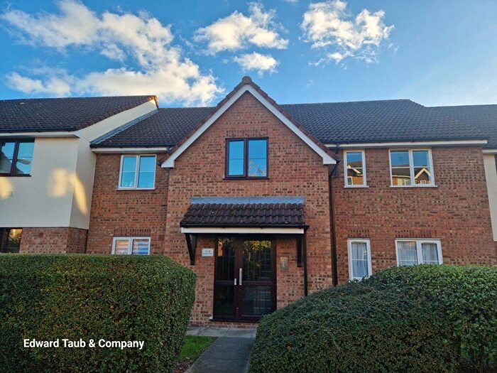 2 Bedroom Flat To Rent In Chingford, E4