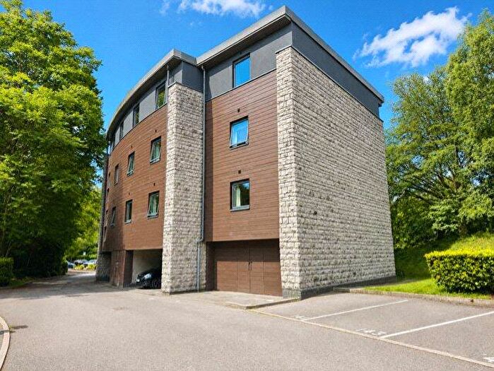 2 Bedroom Flat To Rent In Sandling Lane, Maidstone, Kent, ME14