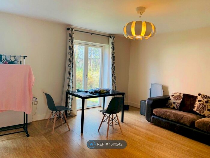 2 Bedroom Flat To Rent In Heron House, York, YO10