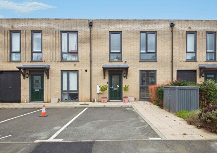 2 Bedroom House For Sale In Poplar Street, Romford, RM7