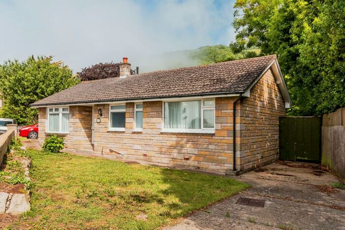 2 Bedroom Bungalow To Rent In Madeira Road, Ventnor, PO38