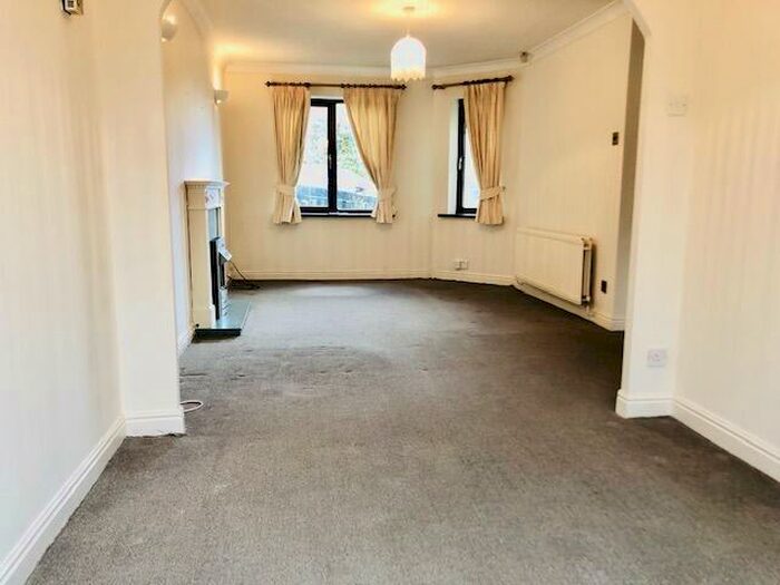 3 Bedroom Terraced House To Rent In Walthall Street, CW2