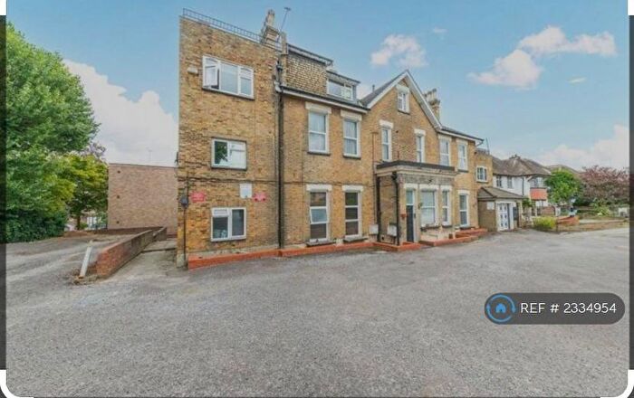 1 Bedroom Flat To Rent In Oakcroft, London, SE12