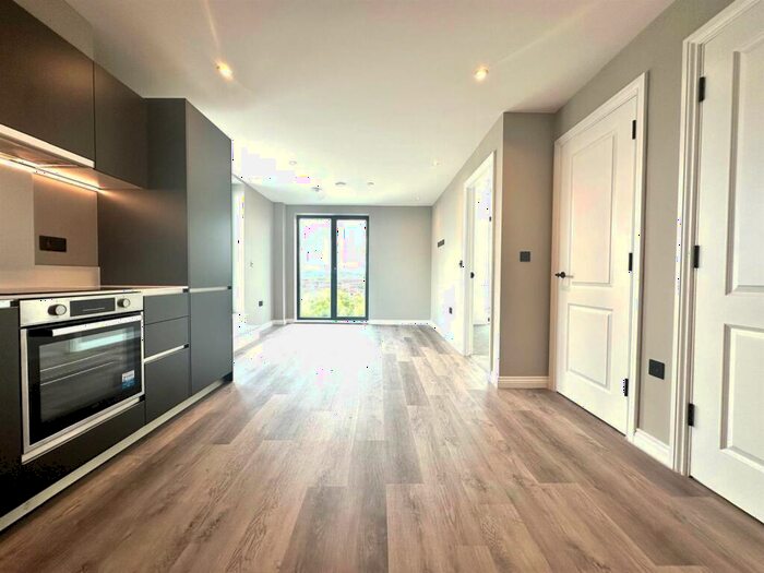 1 Bedroom Apartment To Rent In Springwell Gardens, Leeds City Centre, LS12