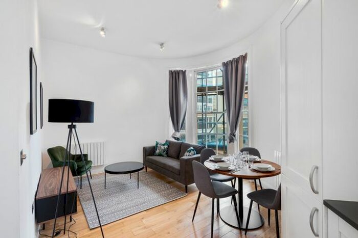 1 Bedroom Flat To Rent In Blake House, Charlwood Street, Pimlico, SW1V