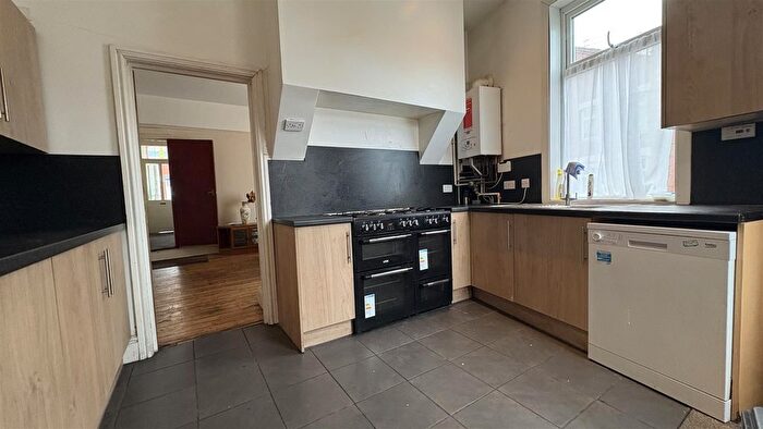 6 Bedroom End Of Terrace House To Rent In Northfield Road, Coventry, CV1