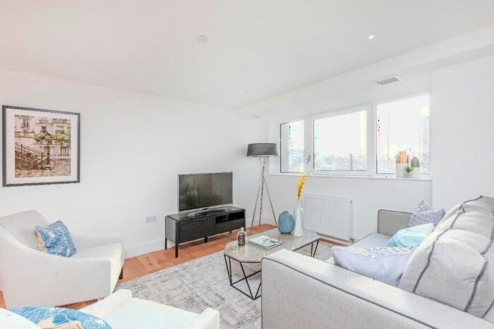 2 Bedroom Flat To Rent In Brynmair Road, Aberdare, South Glamorgan, Rhondda Cynon Taff, CF44