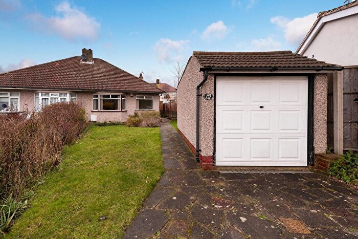 2 Bedroom Semi-Detached Bungalow For Sale In Stratton Close, Bexleyheath, DA7