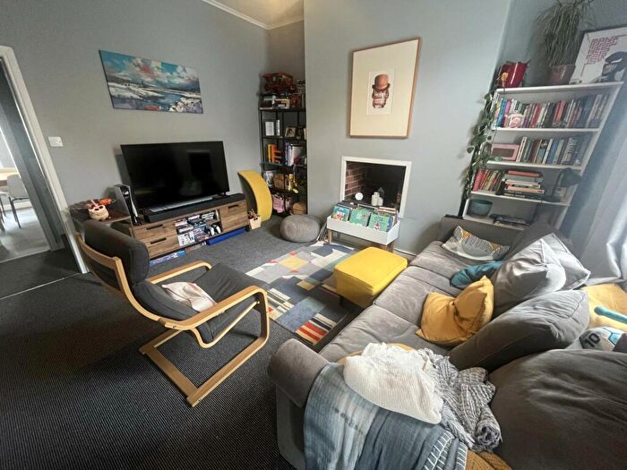 3 Bedroom Terraced House To Rent In Nipper Lane, Whitefield, M45