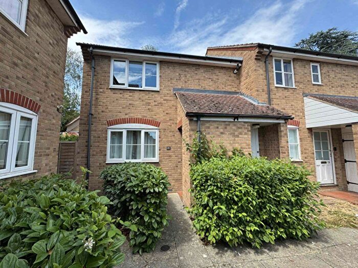 2 Bedroom Maisonette To Rent In Orchard Close, Didcot, OX11