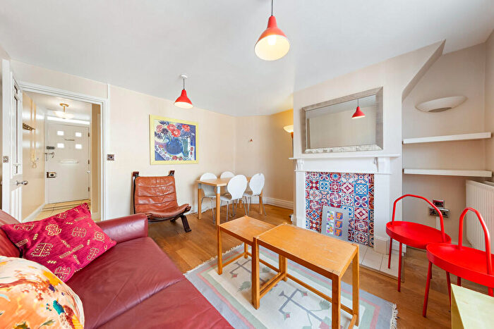 2 Bedroom Apartment To Rent In Kempton House, Whitmore Estate, London, N1