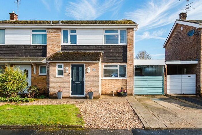 3 Bedroom Semi-Detached House For Sale In Swindon, Wiltshire, SN3