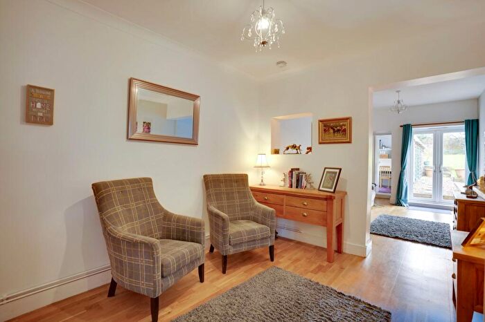 4 Bedroom Detached House For Sale In New Cheveley Road, Newmarket, CB8