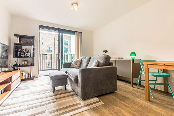 1 Bedroom Flat For Sale In Bramwell Way, London, E16
