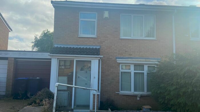 3 Bedroom Property To Rent In Newstead Close, Northampton NN3