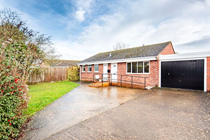 4 Bedroom Bungalow For Sale In Browning Drive, Bicester, OX26