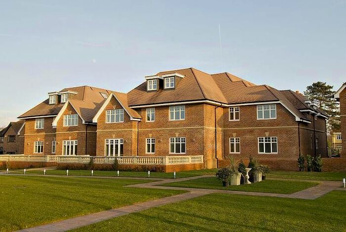 2 Bedroom Flat To Rent In Shoppenhangers Road, Maidenhead, SL6