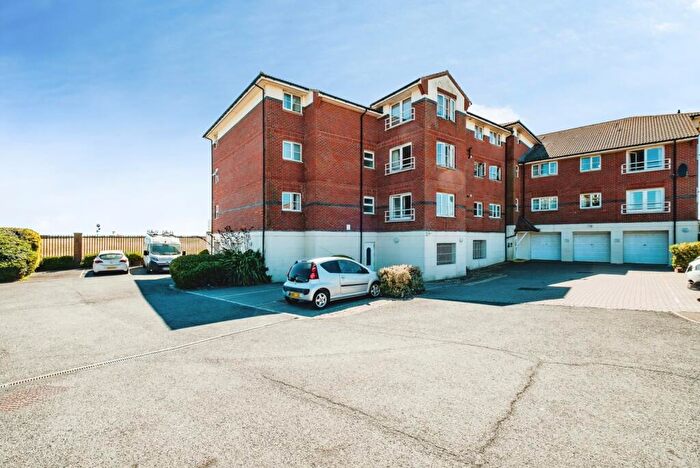 2 Bedroom Flat For Sale In Brighton Road, Lancing, West Sussex, BN15