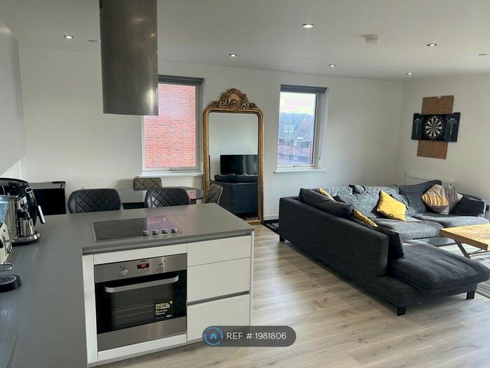 2 Bedroom Flat To Rent In Queens Road, Peckham, SE15