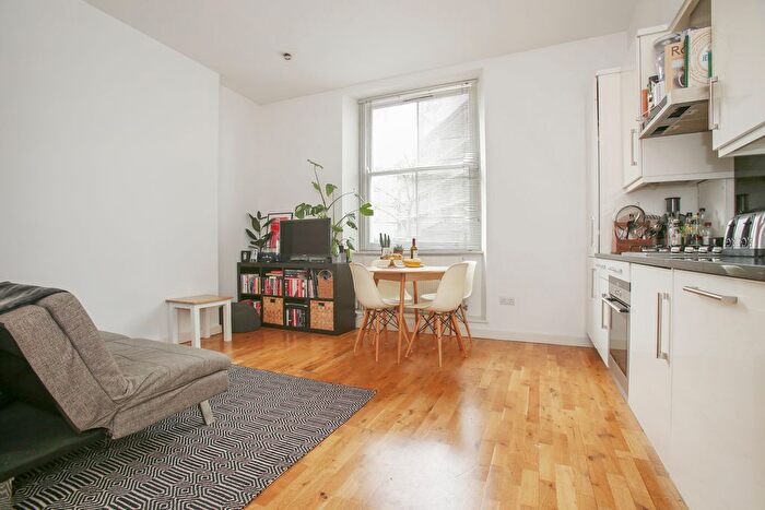 1 Bedroom Flat To Rent In Bishops Way, London, E2