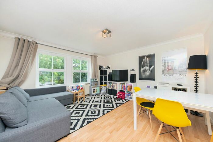 2 Bedroom Flat To Rent In Spencer Hill, London SW19