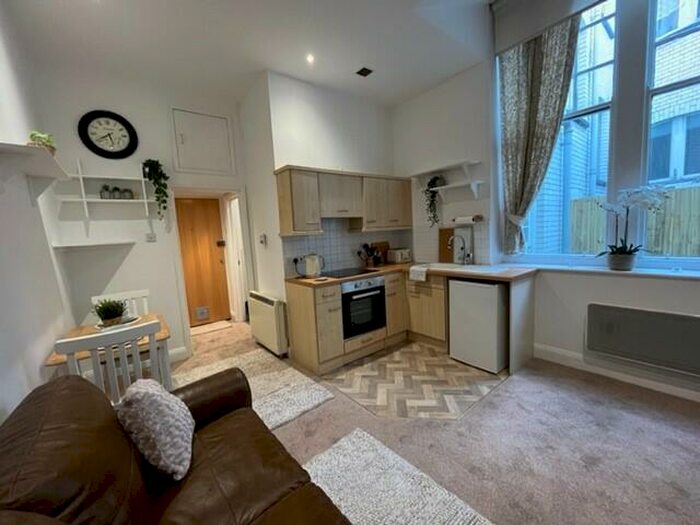 Studio To Rent In Pembroke Buildings, Cambrian Place, Swansea, SA1