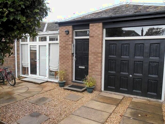 4 Bedroom Flat To Rent In West Castle Road, Merchiston, Edinburgh, EH10