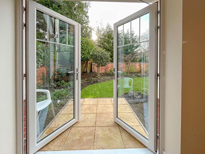 1 Bedroom Apartment For Sale In Wolsey Court, Leicester, LE2