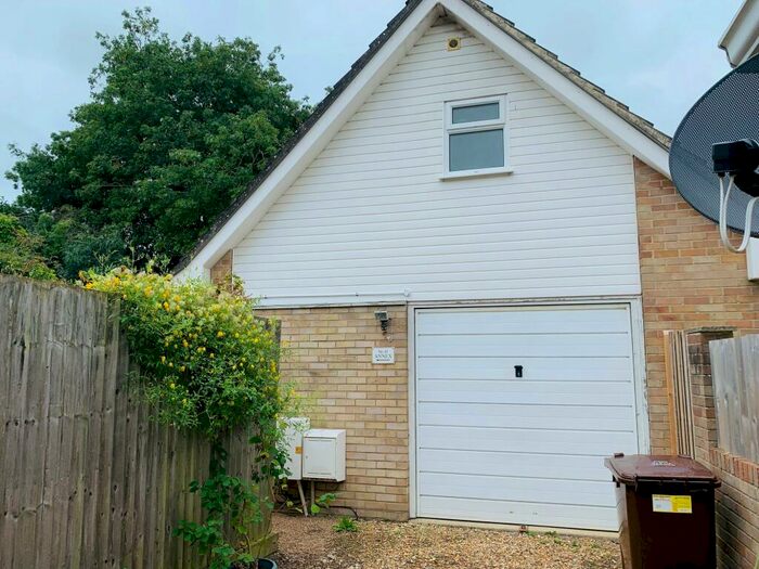 1 Bedroom Property To Rent In Denmead, Waterlooville, PO7