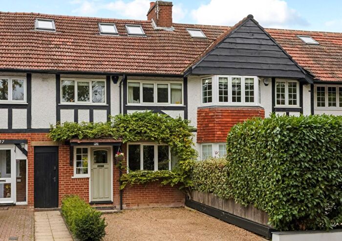 4 Bedroom Terraced House For Sale In Park Hill, Harpenden, AL5