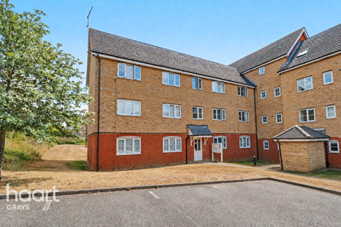1 Bedroom Flat For Sale In Kendal, Purfleet, RM19