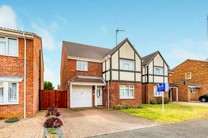 4 Bedroom Detached House To Rent In Plover Close, Buckingham, MK18