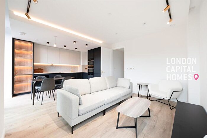 2 Bedroom Apartment To Rent In Siena House, Bollinder Place, EC1V