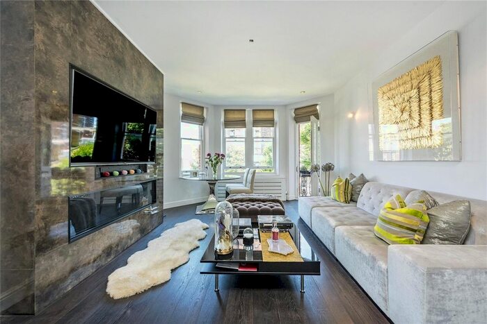 3 Bedroom Flat To Rent In Ashburnham Mansions, Ashburnham Road, SW10